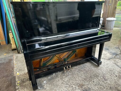 YAMAHA U3E