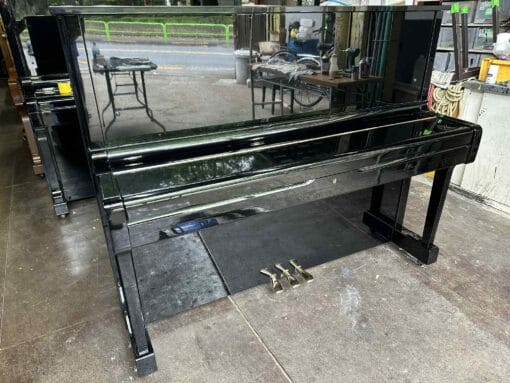YAMAHA U1M