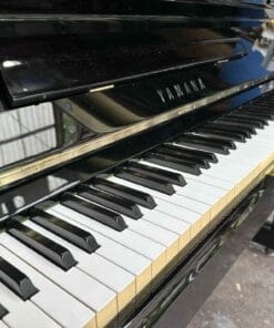 YAMAHA U1M