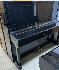 YAMAHA U300